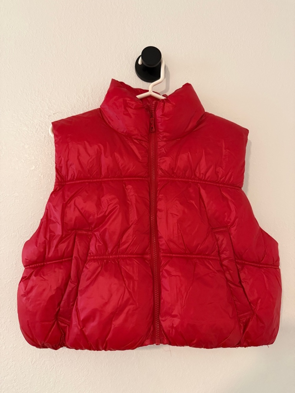H&M- Women Cropped Red Puffer Vest - Lightweight Warmth